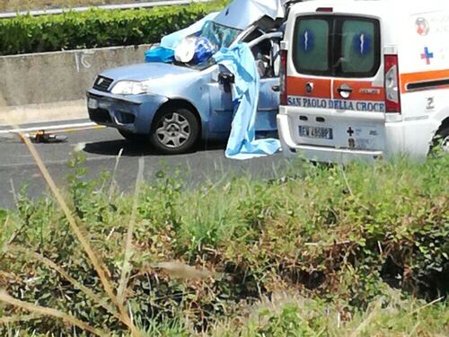 Schianto sull'A1, famiglia distrutta: le immagini choc dello schianto