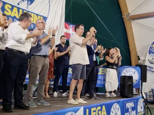 Matteo Salvini stupisce tutti, come si presenta alla Festa della Lega: "Scommessa con un amico"