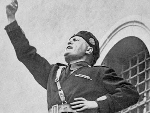 La Camera approva la legge razziale. Ecco chi rischia