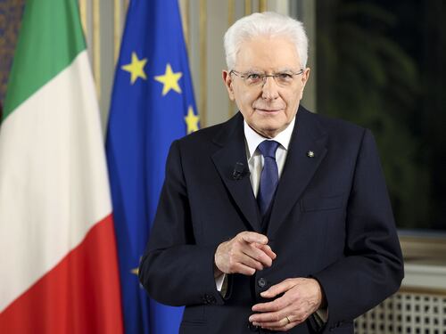 Sergio Mattarella è il più votato al terzo scrutinio. È rivolta nel M5S, tradita la linea Conte