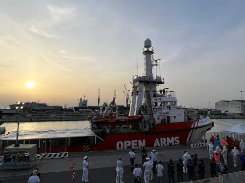 Migranti, il blocco navale fa impazzire le Ong: "Siamo sotto attacco"