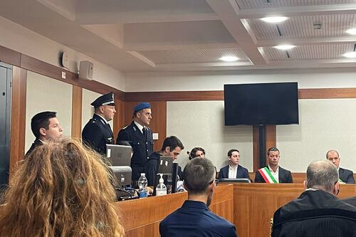 Filippo Turetta finisce con i detenuti comuni. E teme per la sua vita