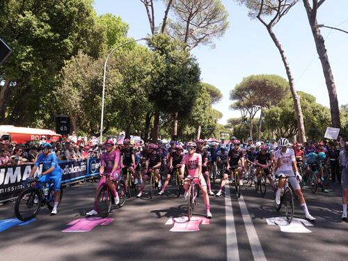 Fiume di soldi pubblici per il "Giro" targato Rcs