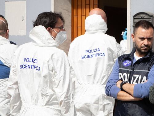 Madre e figlia avvelenate, nuova ipotesi: caccia a ricerche sulla ricina nei loro dispositivi