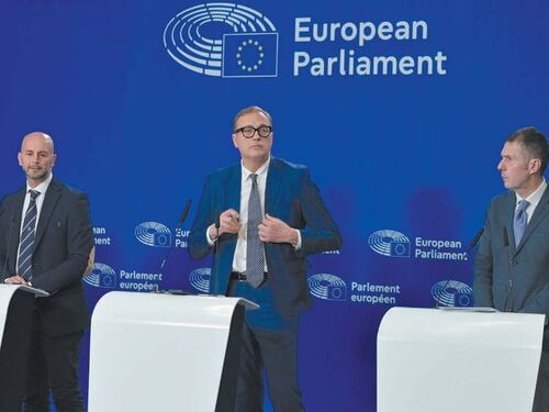 Il Tempo, la denuncia al Parlamento europeo: "Il fascismo in Italia è quello della sinistra"