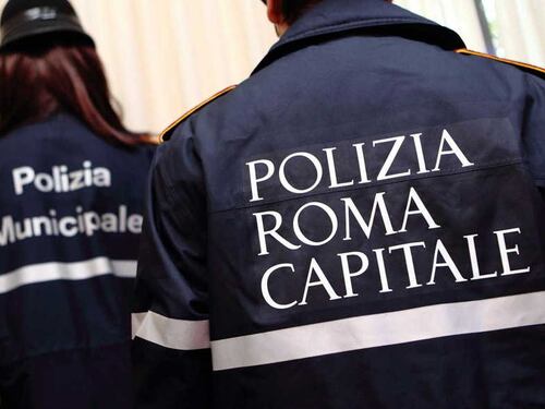 Virginia Raggi a "caccia" del nuovo capo dei vigili Ecco i dieci favoriti