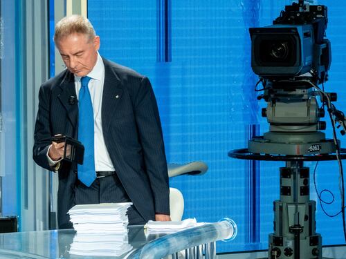 Soldi russi ai partiti, esplode il caso. Copasir: "L'Italia non è coinvolta"