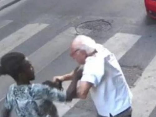 Firenze, aggressione choc di un clandestino in pieno centro: rapinato un 91enne