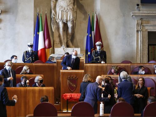 Sindaci pensate a pulire le città prima di raddoppiarvi la paga