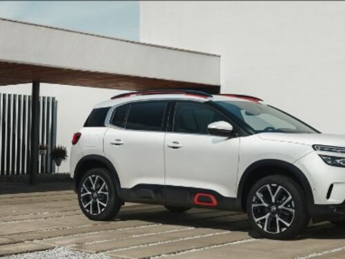 Citroen C5 Aircross con gli occhi a mandorla