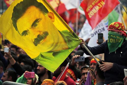 Curdi, il Pkk annuncia il cessate il fuoco con la Turchia: “Pronti a scioglierci”