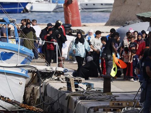 Migranti, basta flussi senza controlli