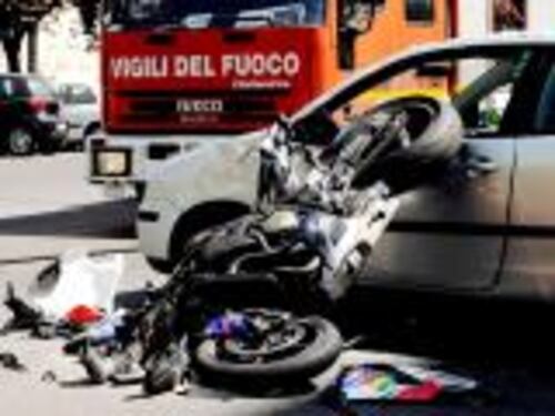 Incredulo dopo lo schianto "Ma che so' ancora vivo?"