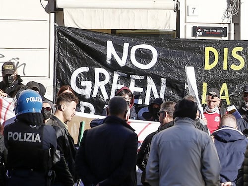 No green pass, solo a Roma tre manifestazioni. E i giuristi puntano il dito sulla Lamorgese
