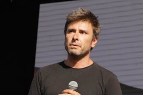 Alessandro Di Battista operato a Cuba: "Intervento riuscito". Cosa sappiamo