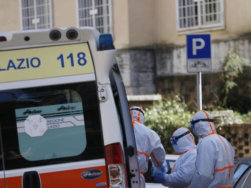 Presi in giro da D'Amato e licenziati: scoppia la protesta degli eroi del Covid