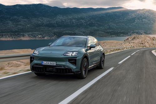 Cayenne scopre l'elettrico