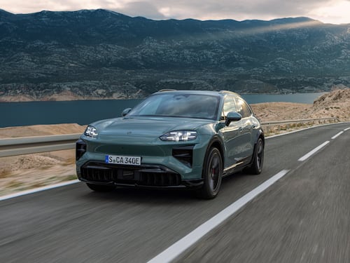 Cayenne scopre l'elettrico