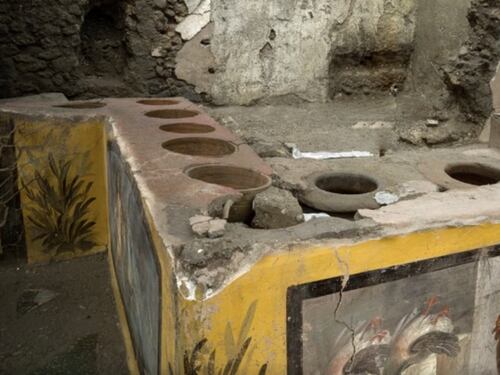 Scoperto a Pompei un Termopolio intatto. Ritrovate tracce di cibo di strada