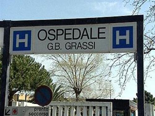 Anziana lasciata tre giorni in barella