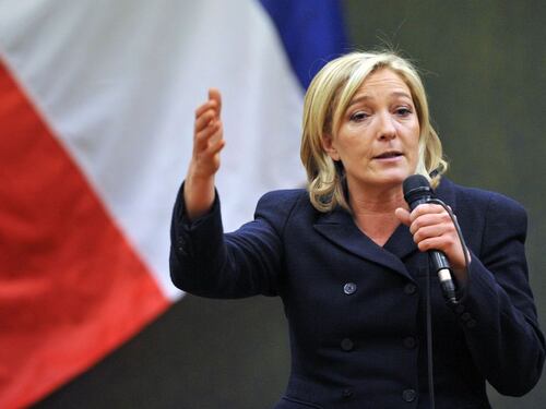 Foto Isis su Twitter, l'Europarlamento revoca immunità a Marine Le Pen
