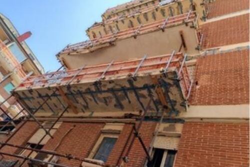 Slittato il trasloco dalle Case Armellini. Ma i palazzi crollano