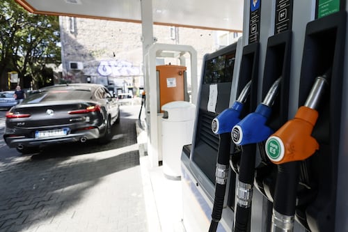 Prezzi benzina, ripresa della salita dei costi alla pompa. Le nuove medie dei carburanti