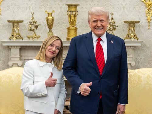 Accordo di pace, Trump e i mediatori in Egitto per la firma. Meloni: "L'Italia lavorerà per la ricostruzione