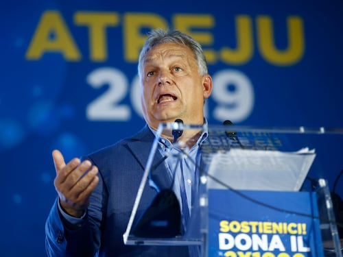 Botte da Orban: "Governo anti-popolo"
