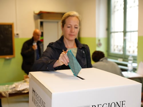 Il voto delle elezioni regionali slitta in autunno. Election day per il rinnovo dei Comuni
