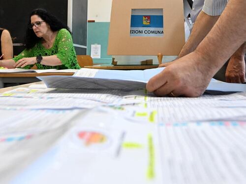 Comunali 2026, lo spoglio dei ballottaggi: al centrodestra Arezzo, Macerata e Lecco