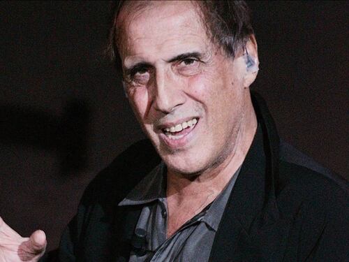 Bufera contro "Adrian". Celentano da supereroe a querelato