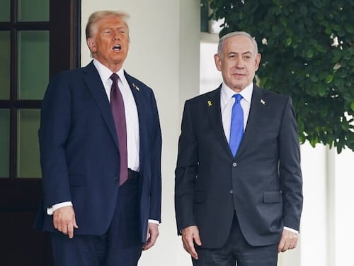 Annuncio "bomba" di Trump: "L'accordo di pace è vicino. Se firmano vado in Medio Oriente"