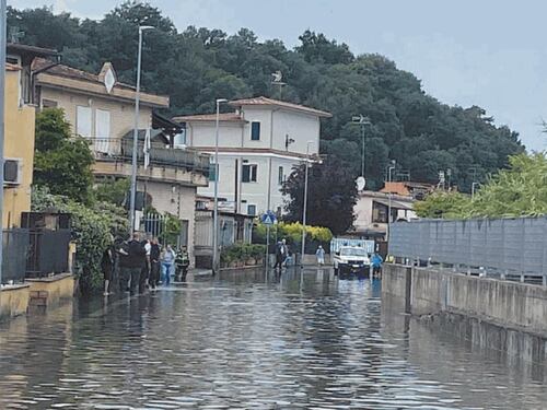 Smog, crolli, allagamenti: un romano su due in zone a rischio: i quartieri