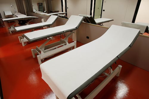Tunisia, blitz nei centri massaggi: decine di arresti per prostituzione