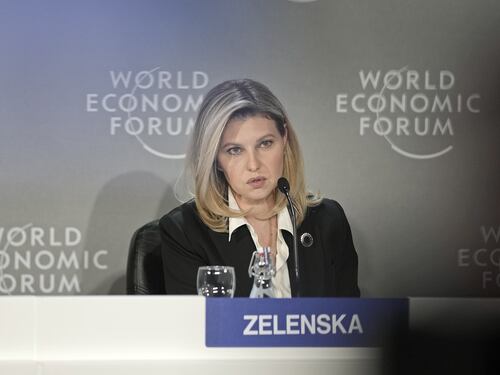 Usa, niente incontro tra le mogli di Zelensky e Navalny. “Imbarazzo per gli ucraini”, il retroscena