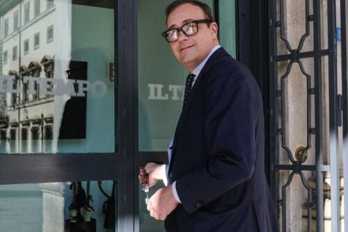 Stellantis, quante risate per la sinistra contro Elkann