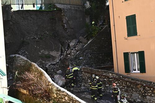 Il maltempo sferza mezza Italia. Frana a Genova, nubifragio su Firenze: paura e danni