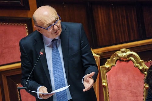 Bollette, arriva il decreto. Due miliardi alle famiglie e uno per le imprese