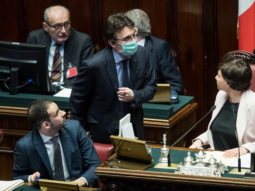 Coronavirus, il Parlamento dà un taglio al lavoro dei deputati: sedute solo il mercoledì