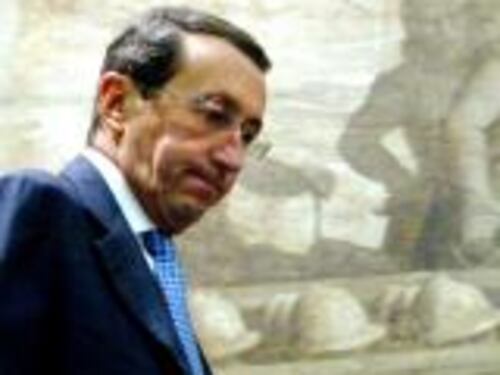 L’ultima di Fini, attacco ai deputati