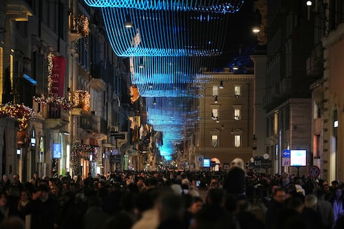 Sondaggio Izi, festività più oculate: in caso spese per pranzi e cene, più regali "utili"