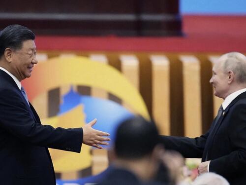 Putin-Xi, asse di Russia e Cina contro gli Usa: "Vogliono contenerci"
