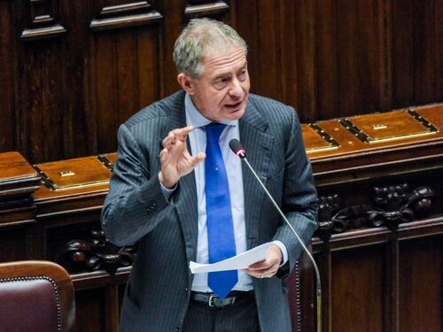 Governo al lavoro per salvare quasi centomila dipendenti: 73 i tavoli di crisi aperti