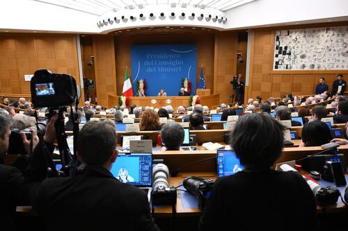 Conferenza Meloni: successo social. Quali sono i temi che coinvolgono di più
