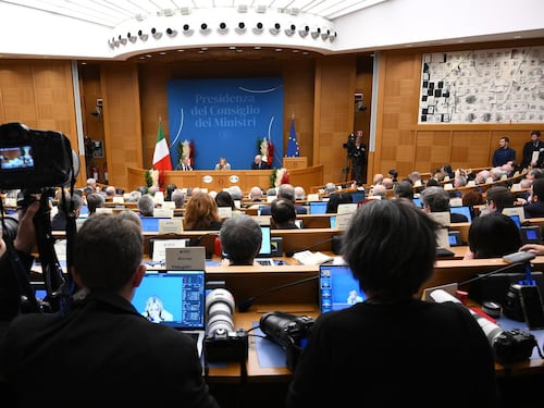 Conferenza Meloni: successo social. Quali sono i temi che coinvolgono di più