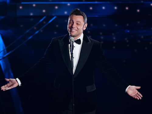 Tiziano Ferro, "pignorati 9 milioni di euro". Il cantante nei guai con il fisco