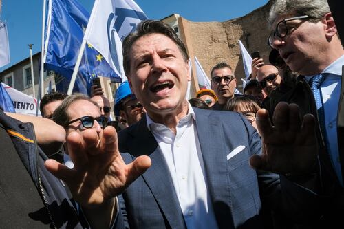Il Superbuffo di Conte: buco da 150 miliardi e ora ci paghiamo anche la moschea
