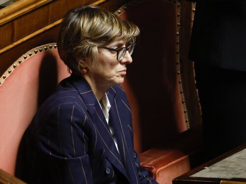 Violenza sessuale, Bongiorno cambia il testo: "Da consenso a dissenso"