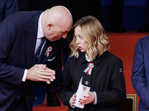 Spionaggio e dossier, ecco la chance d’oro per il governo Meloni